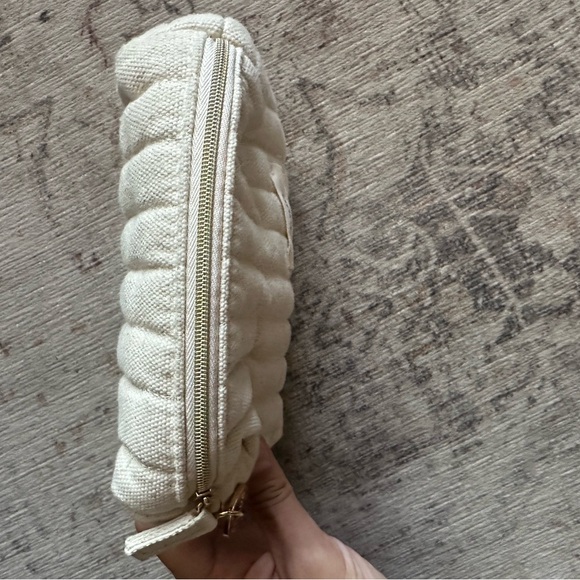 Small Chloe cosmetics bag. - Picture 2 of 8